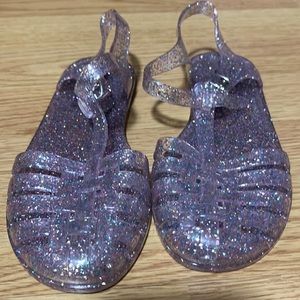GAP GIRLS MULTICOLOR GLITTER JELLY SHOES!